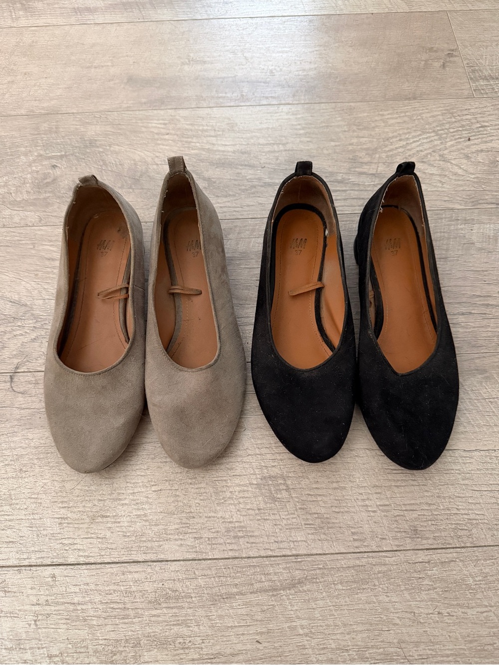 H&M Ballet Flats in Taupe and Black Suede-Look